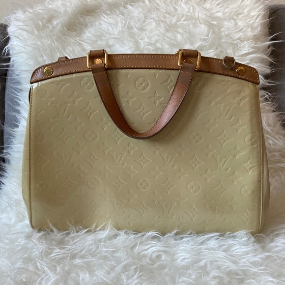 ❤louis vuitton handbag vernis Brea Gm used fair condition - Picture 2 of 11